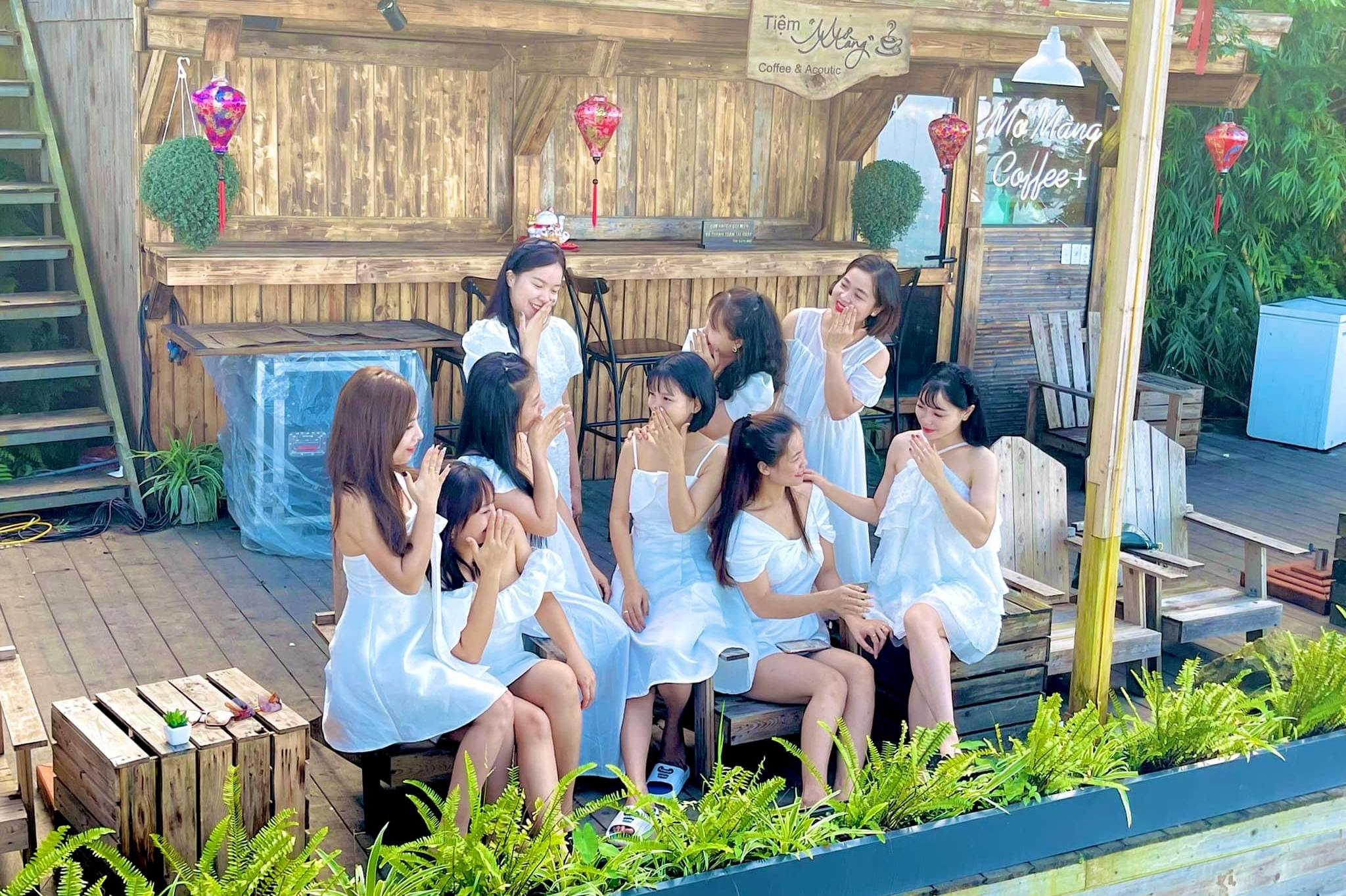 Khách hàng 90s homestay là những bạn trẻ